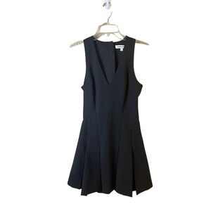 Elizabeth And James 316D46 Black VNeck ALine Mini Length Sleeveless Dress Size 6